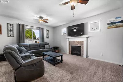 218 Finneys Ave, Molalla, OR 97038 - Photo 10