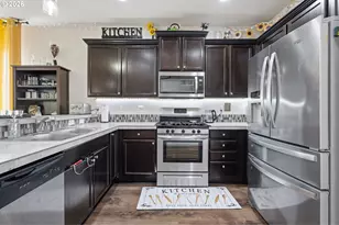 9225 N Boxwood St, Camas, WA 98607 - Photo 12
