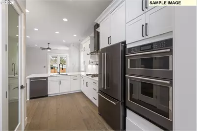 15224 SE Towers Ter, Milwaukie, OR 97267 - Photo 10