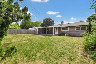 18135 SE Lincoln St, Portland, OR 97233 - Photo 22