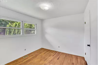 18135 SE Lincoln St, Portland, OR 97233 - Photo 18
