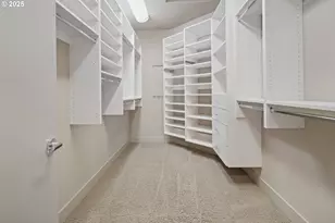 9201 NW McKenna Dr, Portland, OR 97229 - Photo 28