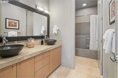 9201 NW McKenna Dr, Portland, OR 97229 - Photo 30