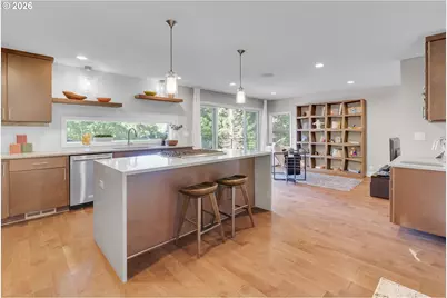 2104 SW Iowa St, Portland, OR 97239 - Photo 8