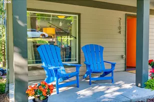 2104 SW Iowa St, Portland, OR 97239 - Photo 2