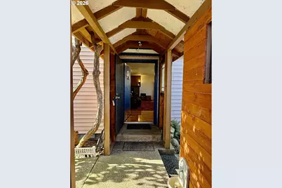 407 S Empire Blvd, Coos Bay, OR 97420 - Photo 4