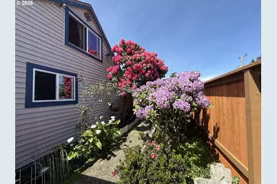 407 S Empire Blvd, Coos Bay, OR 97420 - Photo 36