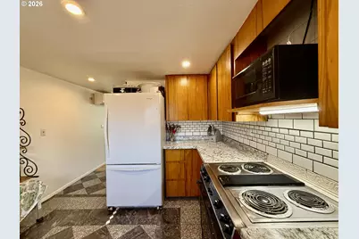 407 S Empire Blvd, Coos Bay, OR 97420 - Photo 16