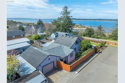 407 S Empire Blvd, Coos Bay, OR 97420 - Photo 2
