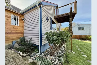 407 S Empire Blvd, Coos Bay, OR 97420 - Photo 34