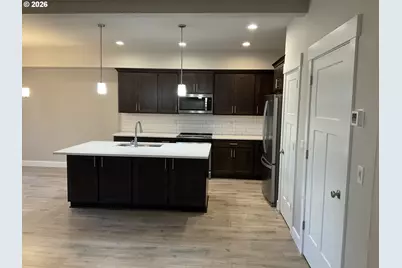 1054 NE Regan Hill Loop, Estacada, OR 97023 - Photo 2