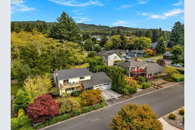 77 Hilltop Dr, Seaside, OR 97138 - Photo 2