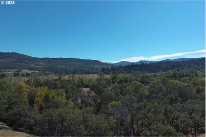 1631 E Antelope Rd, Eagle Point, OR 97524 - Photo 2