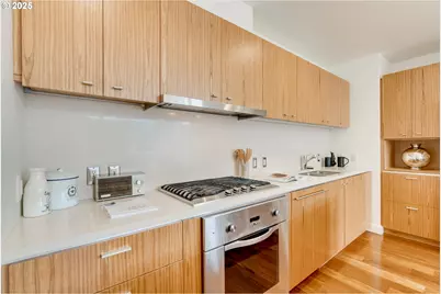 841 S Gaines St #510, Portland, OR 97239 - Photo 14