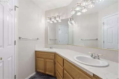 16431 SW Timberland Dr, Beaverton, OR 97007 - Photo 34