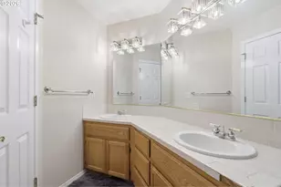 16431 SW Timberland Dr, Beaverton, OR 97007 - Photo 34