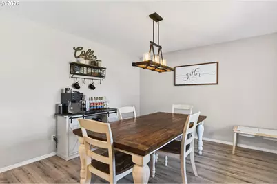 635 NW Pine St, Clatskanie, OR 97016 - Photo 4