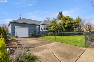 824 W Nebo St, Roseburg, OR 97471 - Photo 2