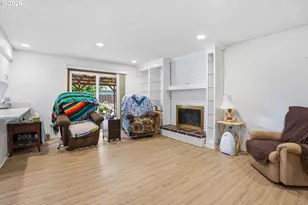 15606 SE Clinton Ct, Portland, OR 97236 - Photo 8