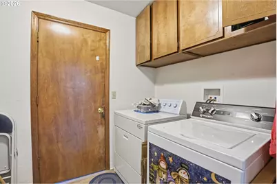 15606 SE Clinton Ct, Portland, OR 97236 - Photo 10