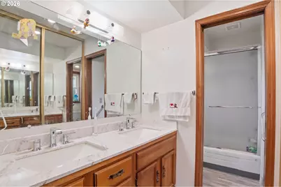 15606 SE Clinton Ct, Portland, OR 97236 - Photo 20