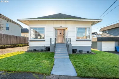 304 Crawford St, Kelso, WA 98626 - Photo 1