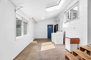 9039 N Richmond Ave, Portland, OR 97203 - Photo 32