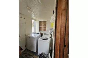 1433 NW 17th St, Lincoln City, OR 97367 - Photo 12