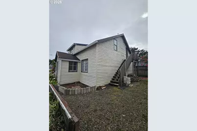 1433 NW 17th St, Lincoln City, OR 97367 - Photo 4