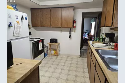 1433 NW 17th St, Lincoln City, OR 97367 - Photo 8