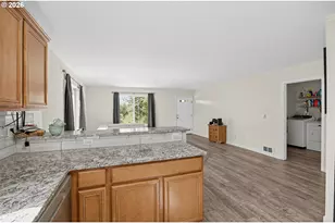 359 SW Madison St, Madras, OR 97741 - Photo 10