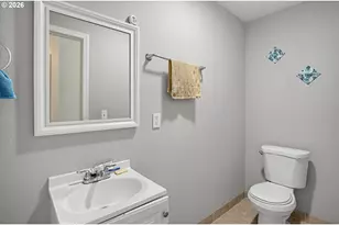 359 SW Madison St, Madras, OR 97741 - Photo 12
