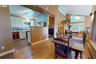 411 Perry St, Springfield, OR 97477 - Photo 8