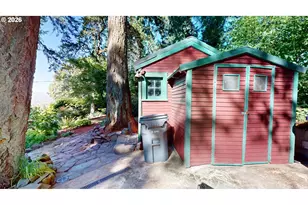 411 Perry St, Springfield, OR 97477 - Photo 32