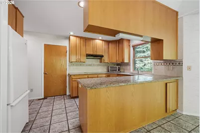 51890 Lake Dr, Scappoose, OR 97056 - Photo 12