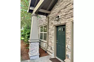 608 NE Roydon Ln, Hillsboro, OR 97006 - Photo 2