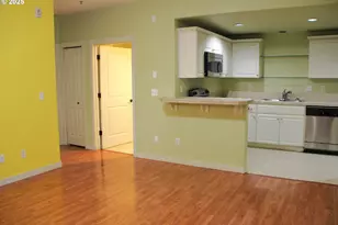 608 NE Roydon Ln, Hillsboro, OR 97006 - Photo 4