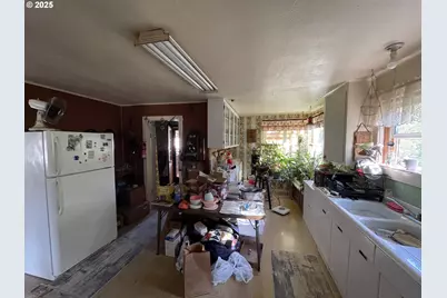 46255 Highway 242, Myrtle Point, OR 97458 - Photo 24