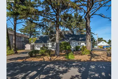 2132 S Columbia St, Seaside, OR 97138 - Photo 2