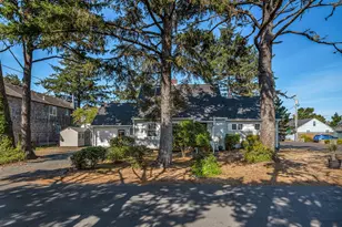 2132 S Columbia St, Seaside, OR 97138 - Photo 2