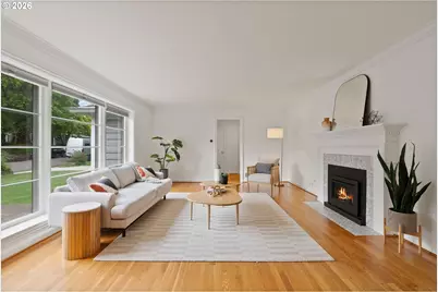 8120 SW Maple Dr, Portland, OR 97225 - Photo 8