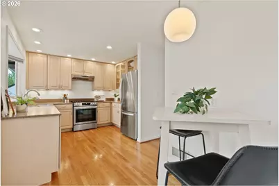 8120 SW Maple Dr, Portland, OR 97225 - Photo 12