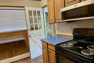 2820 SW Nevada Ct, Portland, OR 97219 - Photo 6