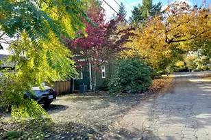 2820 SW Nevada Ct, Portland, OR 97219 - Photo 4