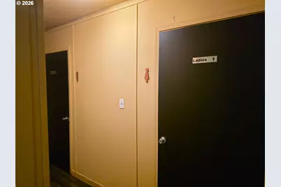 2521 W Harvard Ave, Roseburg, OR 97471 - Photo 10