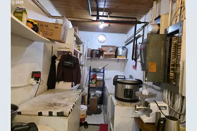 2521 W Harvard Ave, Roseburg, OR 97471 - Photo 16