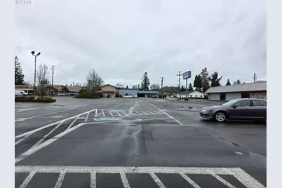 2521 W Harvard Ave, Roseburg, OR 97471 - Photo 20