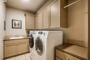 12483 SW Autumnview St, Tigard, OR 97224 - Photo 32