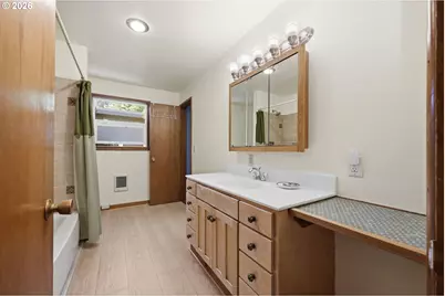 4630 W Hillside Dr, Eugene, OR 97405 - Photo 28