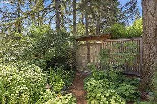 4630 W Hillside Dr, Eugene, OR 97405 - Photo 20
